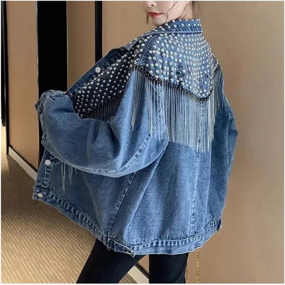 Western Vintage Wash Denim Studded Fringe Jean Jacket - Picture 9 of 16